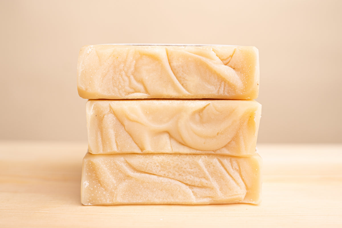 Castor tallow soap bar for deep hydration
